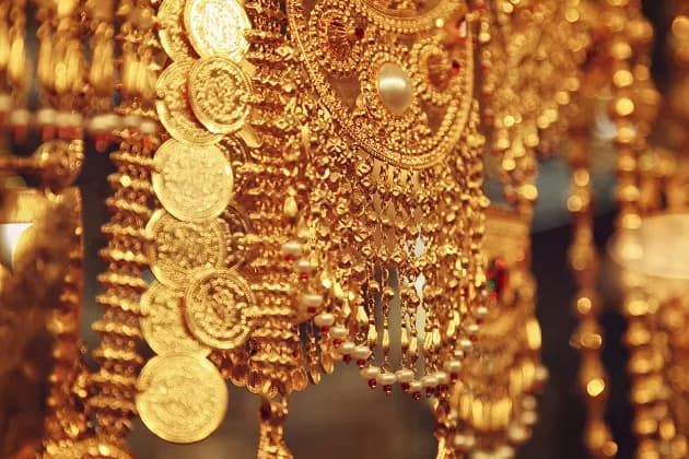 Najlepsze sposoby sprzedaży złotej biżuterii bez strat i oszustw