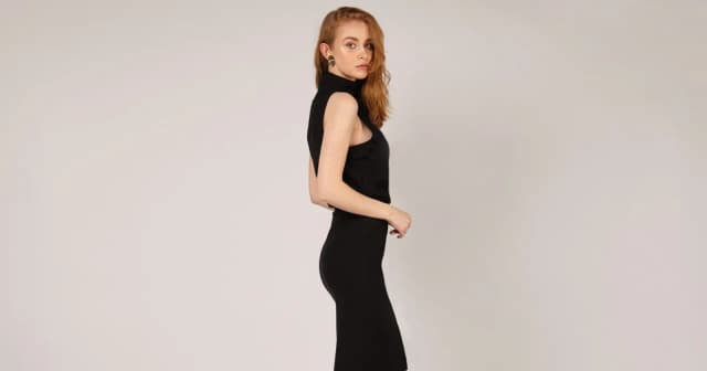 Jaka biżuteria do sukienki bez dekoltu? Stylowe triki, które zachwycą Jaka biżuteria do sukienki bez dekoltu? Stylowe triki, które zachwycą