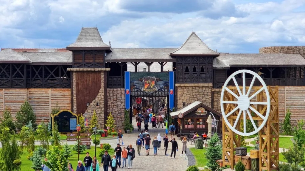 Do kiedy jest czynna Energylandia? Godziny otwarcia i sezon